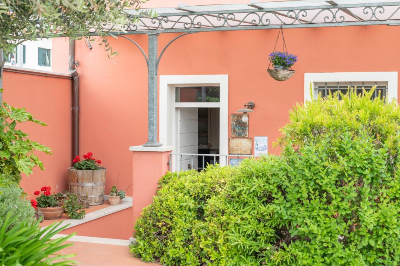 In Versilia سيرافيزا المظهر الخارجي الصورة