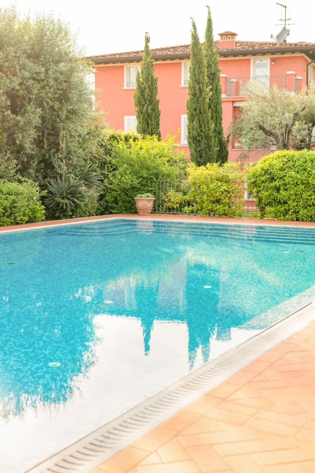 In Versilia سيرافيزا المظهر الخارجي الصورة
