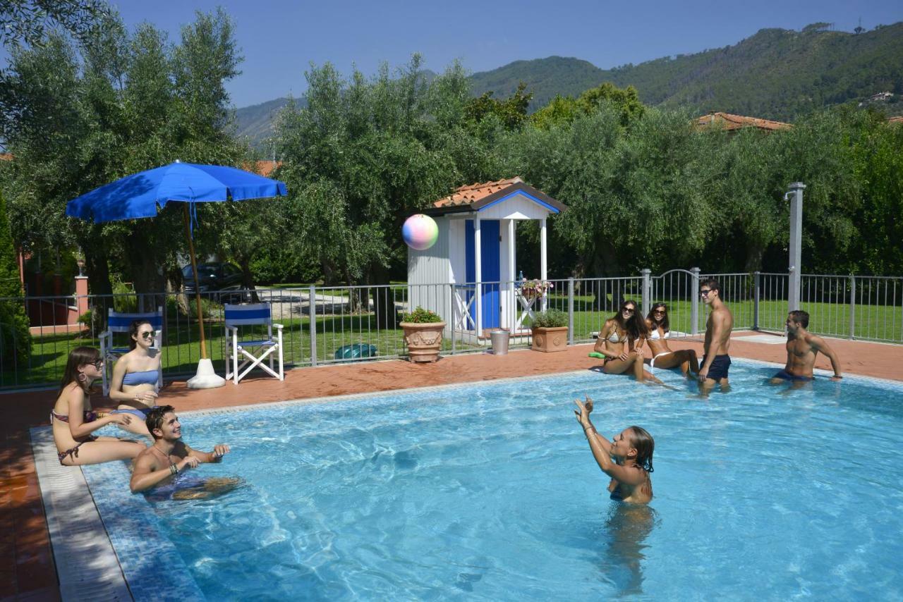 In Versilia سيرافيزا المظهر الخارجي الصورة